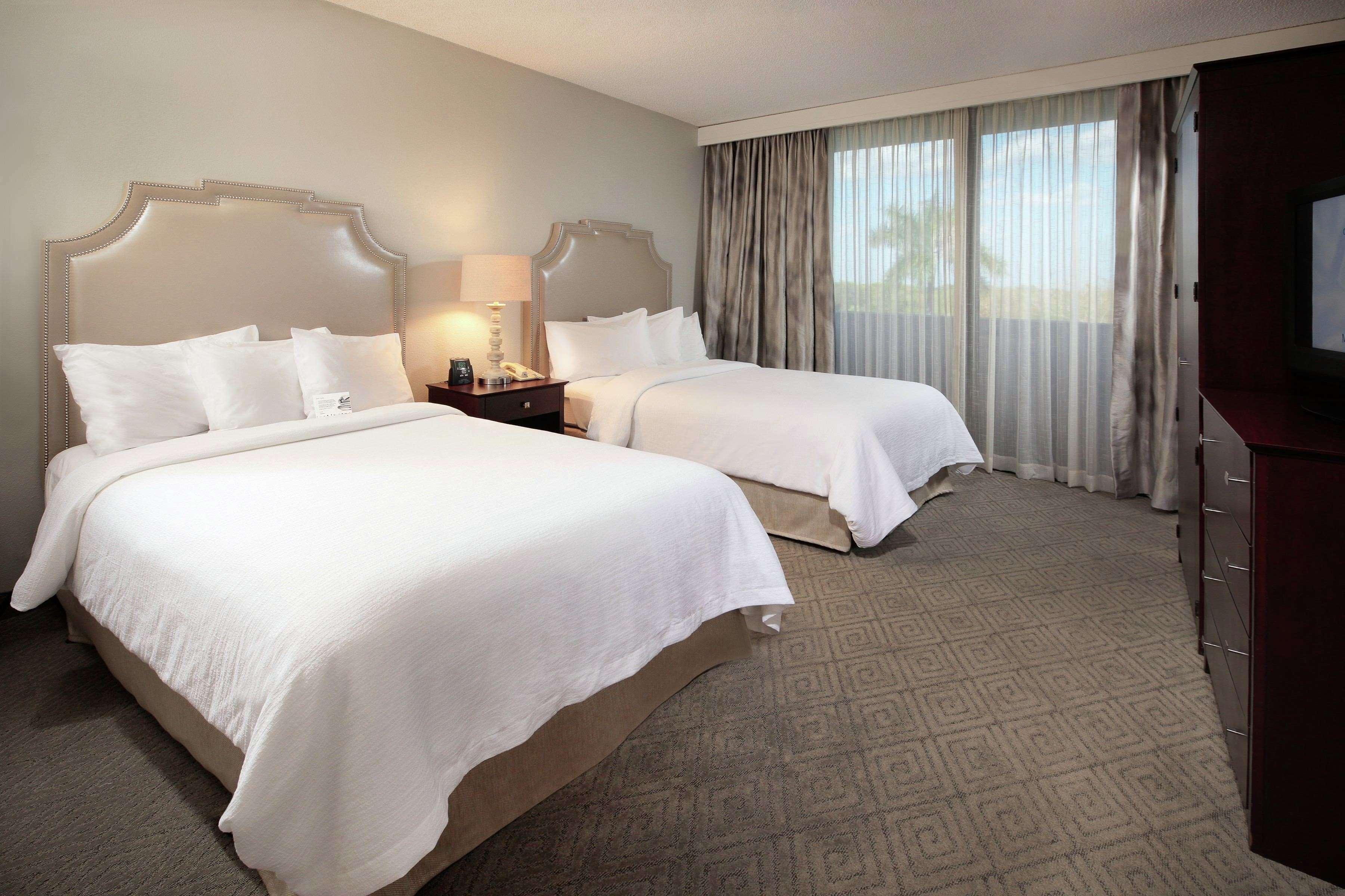 Embassy Suites Boca Raton Bagian luar foto
