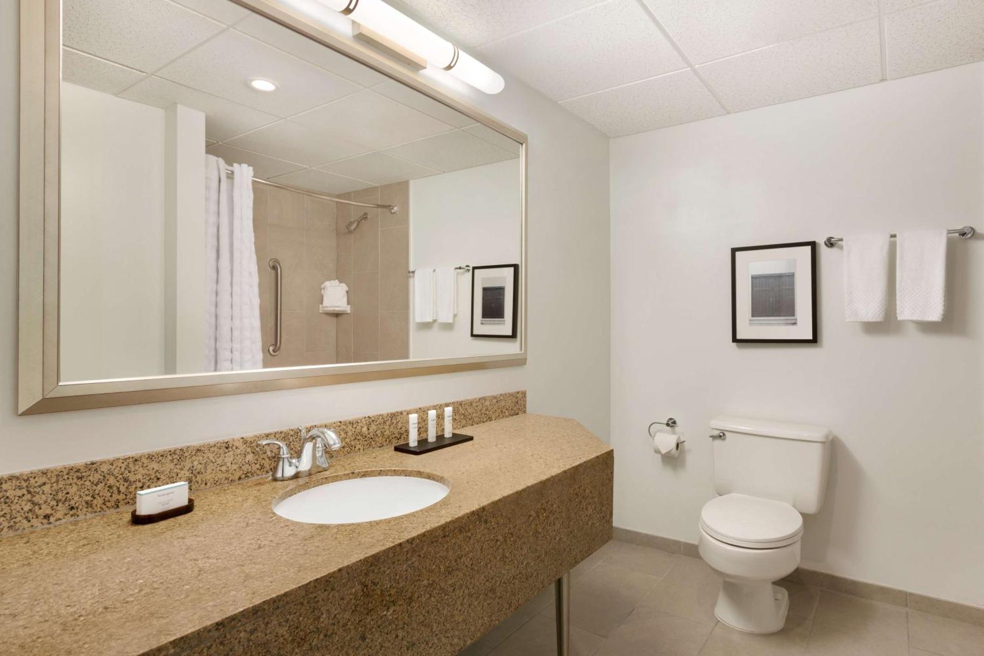 Embassy Suites Boca Raton Bagian luar foto