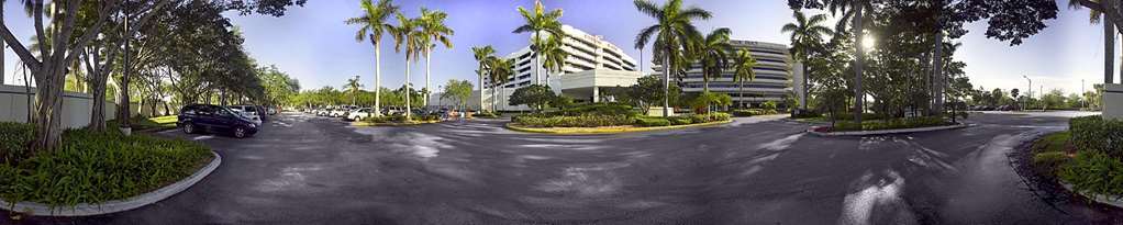 Embassy Suites Boca Raton Bagian luar foto